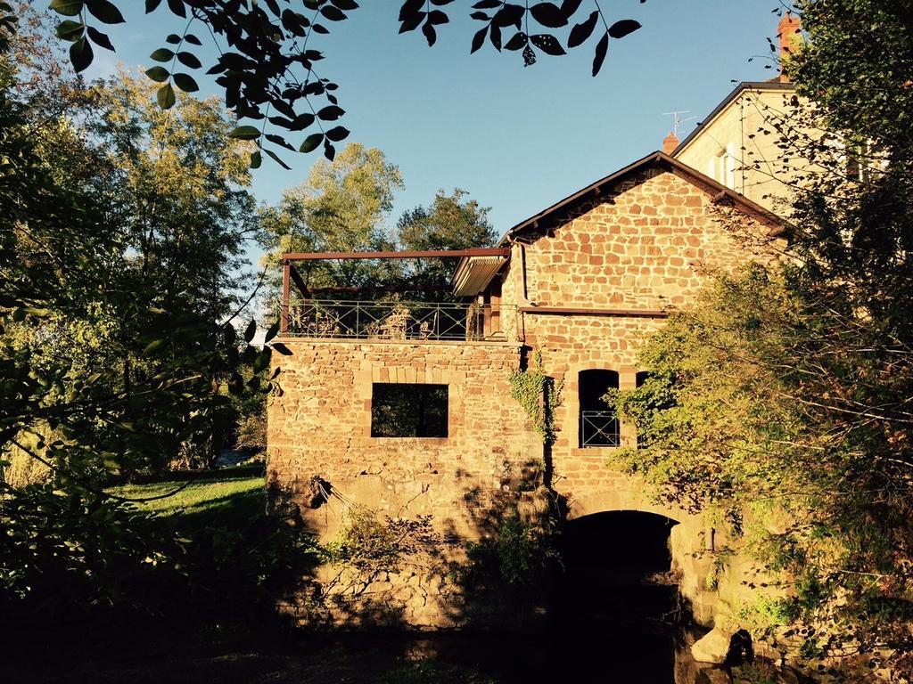 French Correze Moulin Bleu Hotel Saint-Pantaléon-de-Larche Exterior photo