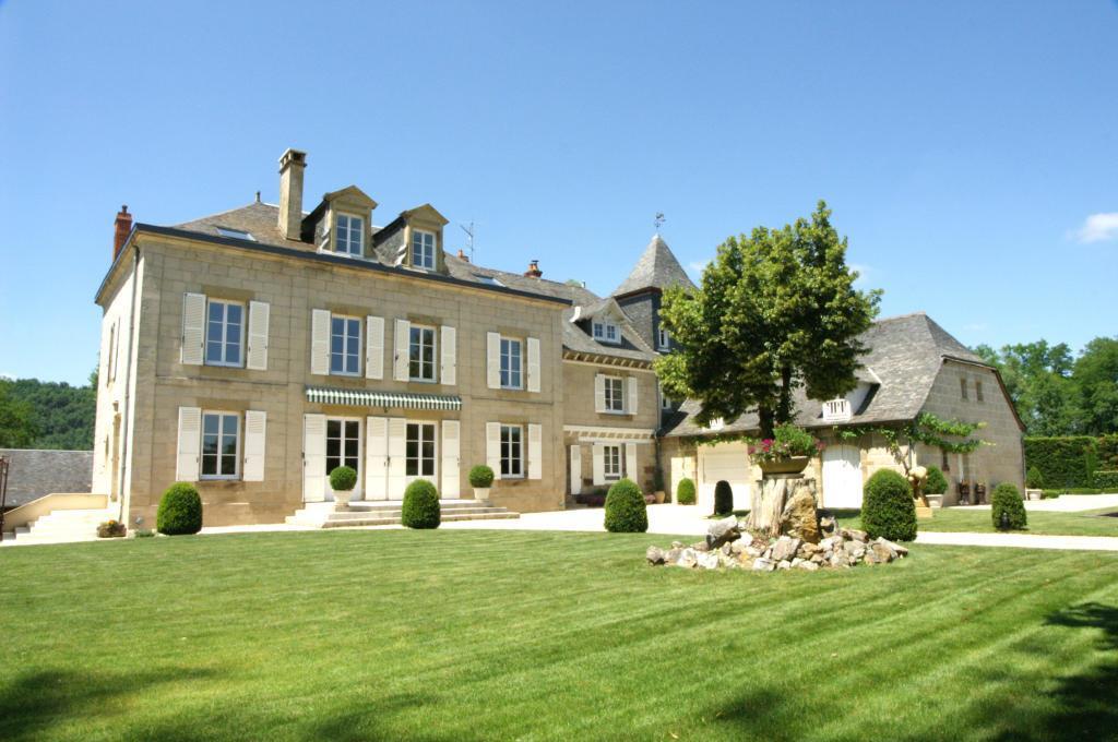 French Correze Moulin Bleu Hotel Saint-Pantaléon-de-Larche Exterior photo